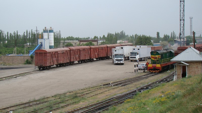 Узбекская железная дорога сделала скидку в 30% на перевозку всех видов груза из юга Кыргызстана — Tazabek